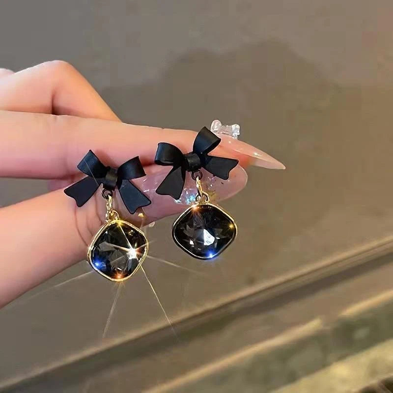 Crystal Black Bow Earrings for Women Charm Earrings Bowknot Pendant Square Earrings Party Anniversary Jewelry Accessories Gift