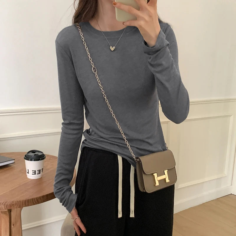 Solid Color Versatile Long Sleeve T-shirt for Women's AutumnNew Slim Fit and Slim Round Neck Underlay Top with Shoulder Underlay