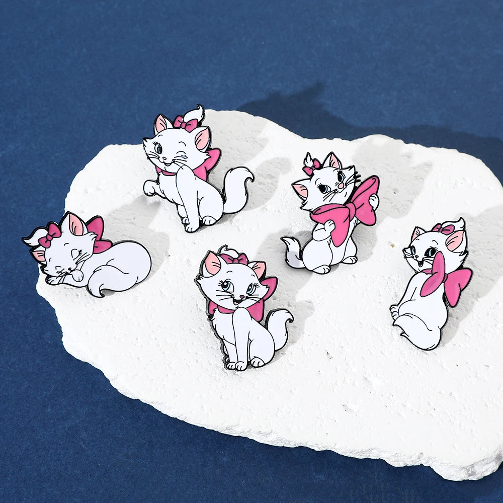 5 Pcs Anime The Aristocats Brooch Elegant Marie Cat Enamel Pin Metal Emblem Jewelry Backpack Clothing Accessories Festival Gift