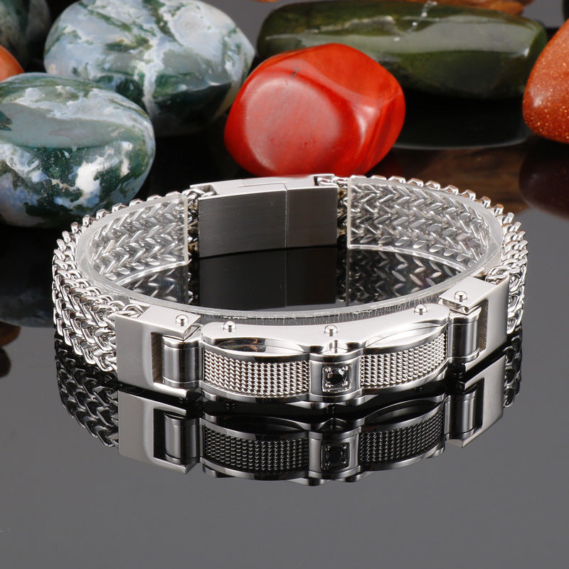 Fashionable and Trendy High-quality Stainless Steel Electroplated Gold Color Inlaid Zircon Men's Bracelet As A Gift To Friends